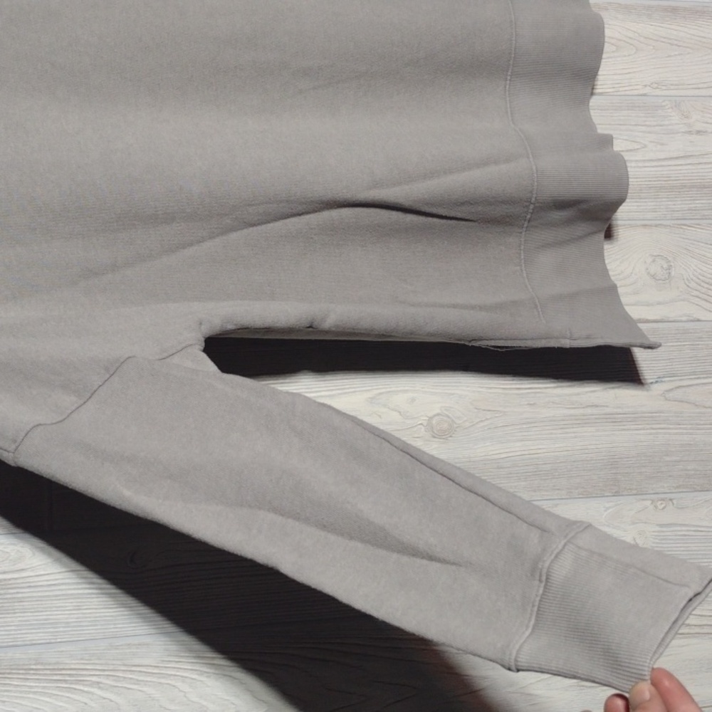 ✴️3 for $15: Oversized High/Low Cut Grey Sweatshirt - Picture 8 of 13